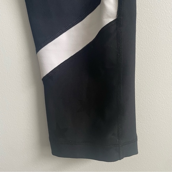 Bundle: 2 pairs of size small 90 Degree Leggings - Picture 3 of 16